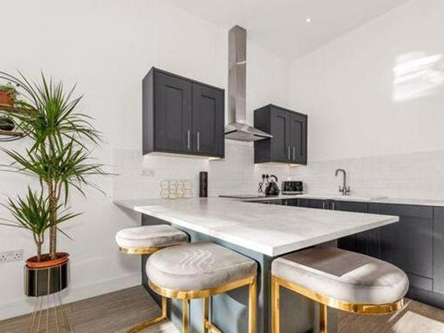 House for sale in Luton