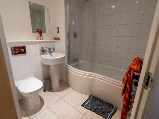 Flat for sale in Northampton, Northamptonshire