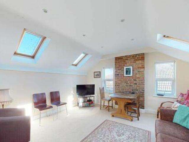 House for sale in Upton, Acol