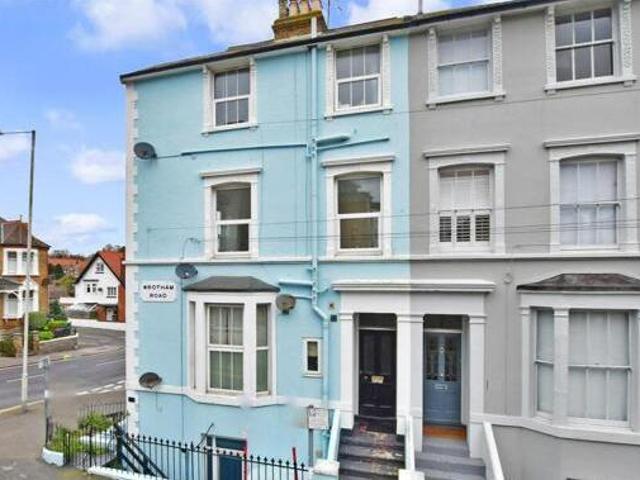 House for sale in Upton, Acol