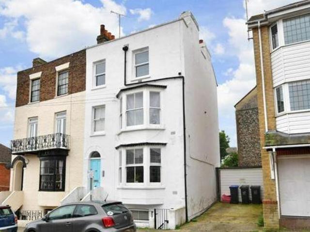 House for sale in Upton, Acol