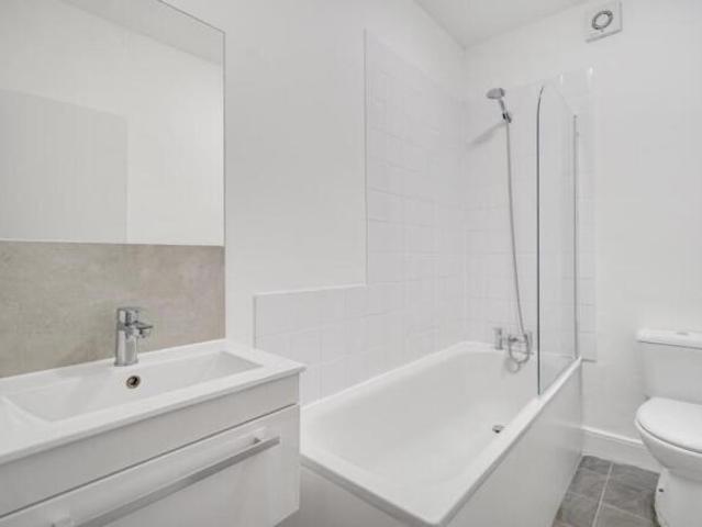 Flat for sale in London Borough of Lewisham, Brockley