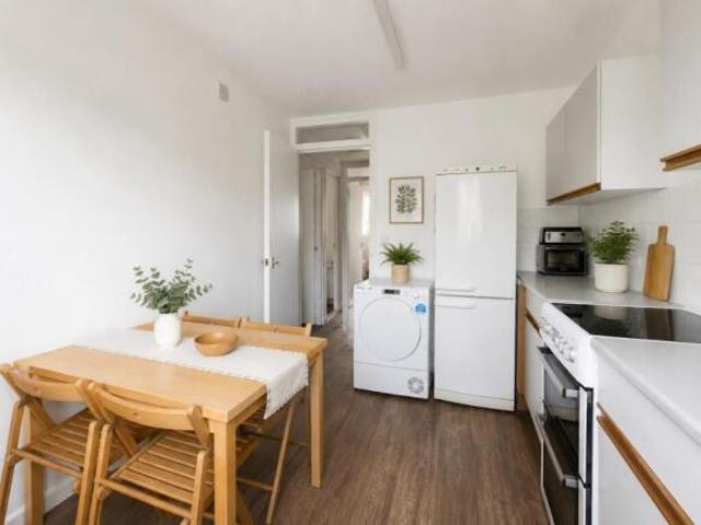 Flat for sale in Cat Hill