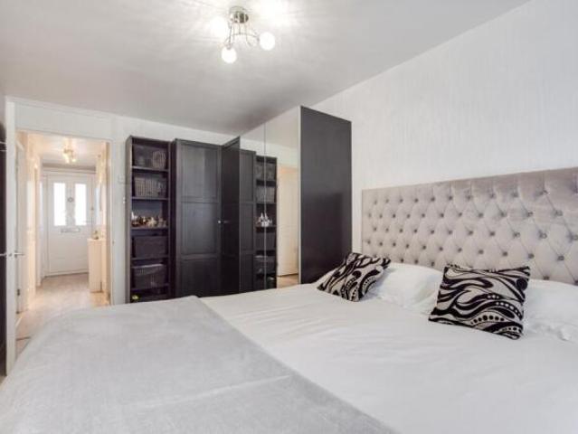 Flat for sale in Cat Hill