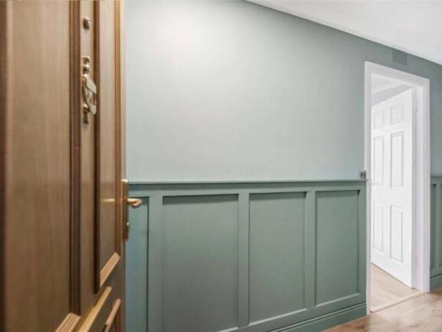 Flat for sale in Broomhill, Scotland