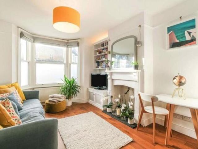 Flat for sale in West Hampstead, Greater London