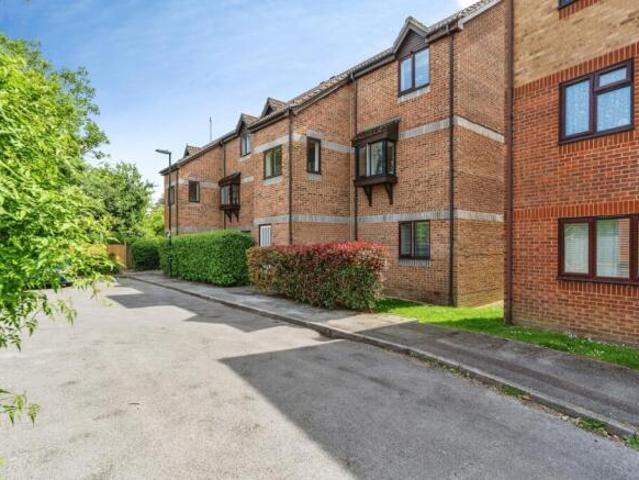 Flat for sale in Barton Stacey, Hampshire