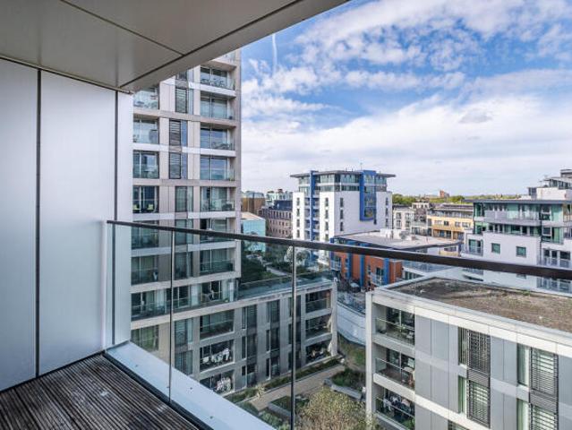 Flat for sale in Cat Hill, England