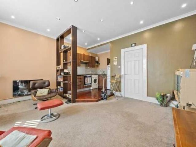 Flat for sale in Budhill, Scotland