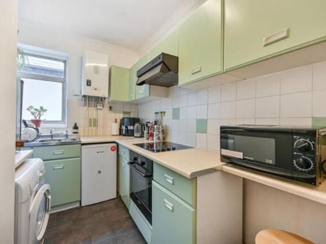 Flat for sale in New Malden, Greater London
