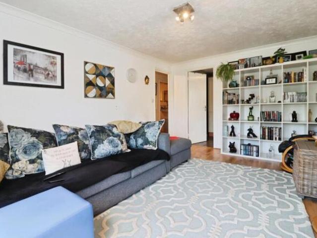 Flat for sale in Feckenham, City Of Bristol