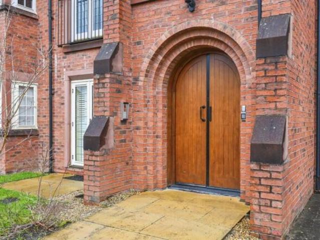 Flat for sale in Dutton, Cheshire
