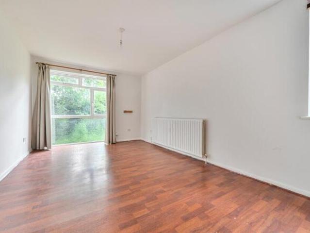 Flat for sale in Enfield, Greater London
