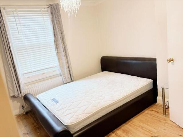 Flat for sale in Cat Hill
