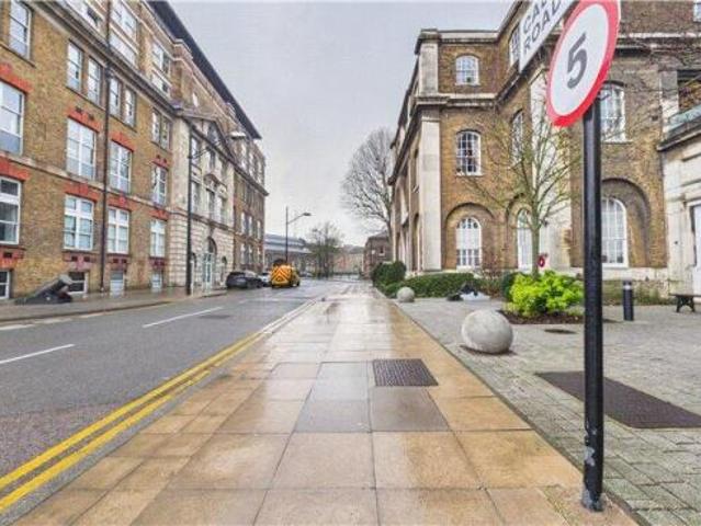 Flat for sale in Cat Hill