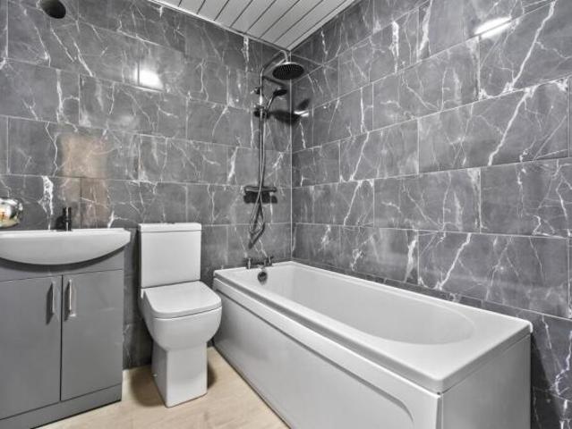 Flat for sale in Govanhill, Scotland