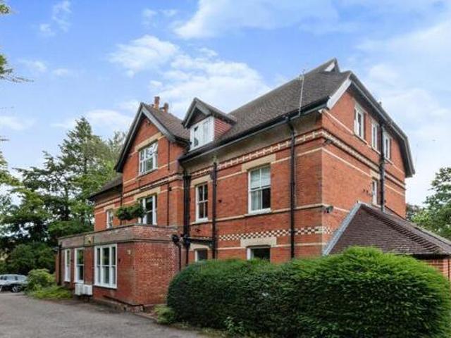 House for sale in Old Dean, Heol-las