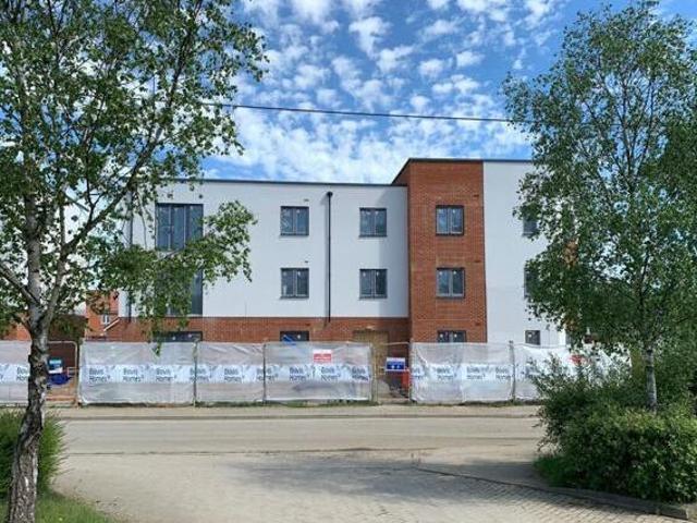 House for sale in Heol-las, Surrey