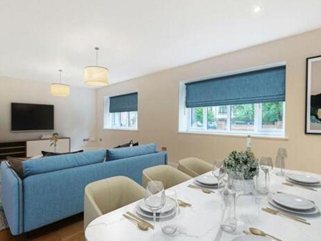 House for sale in Heol-las, Surrey