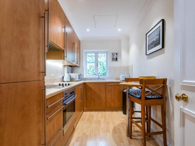 Flat for sale in Cat Hill