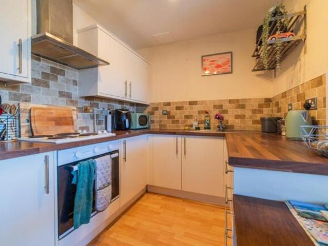 Flat for sale in Cardiff Bay, Falcon Lodge