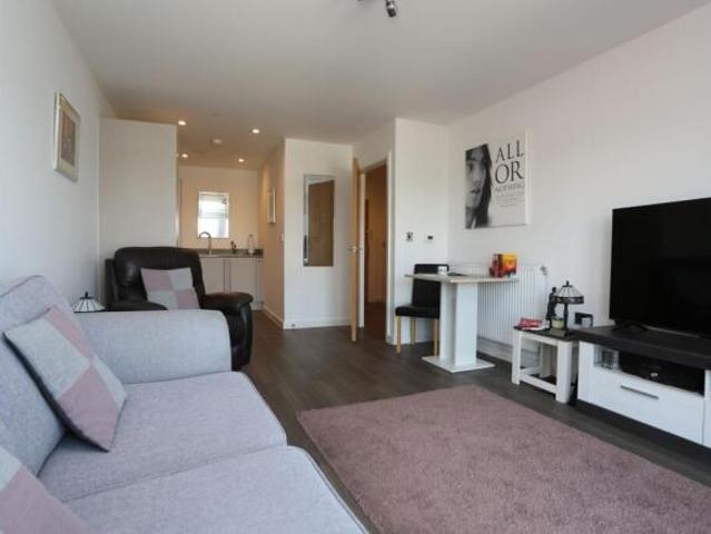 Flat for sale in Southampton, England