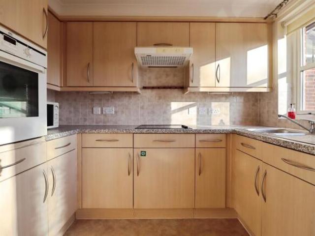 Flat for sale in Llandaff, Wales