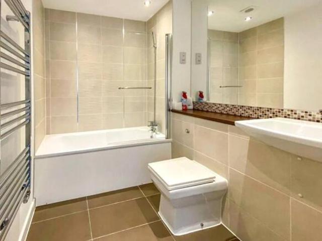 Flat for sale in Key Street, Suffolk