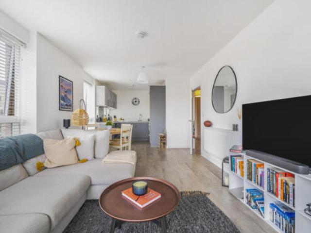 Flat for sale in Reading