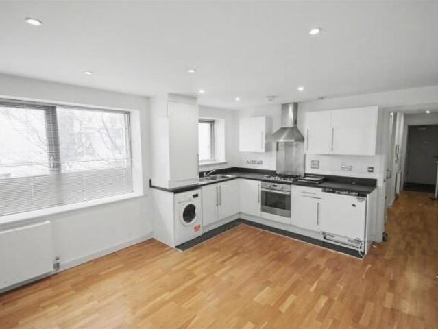 Flat for sale in Castle, Bedford