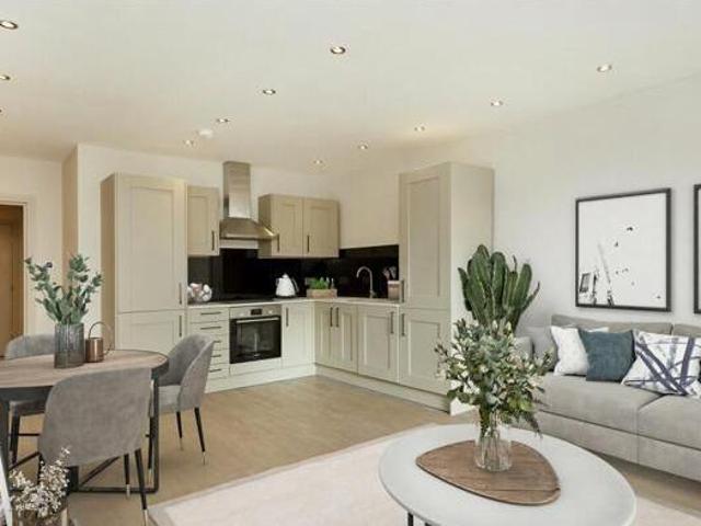 House for sale in Hillview, Surrey