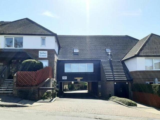 House for sale in Hillview, Surrey