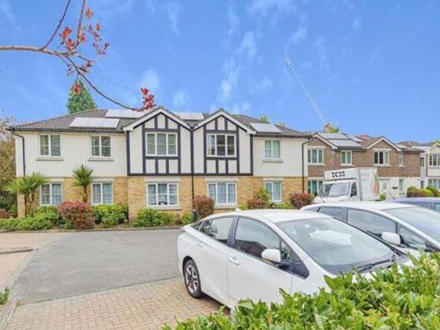 House for sale in Hillview, Surrey