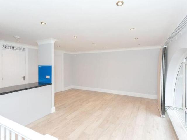 Flat for sale in North Watford, Hertfordshire