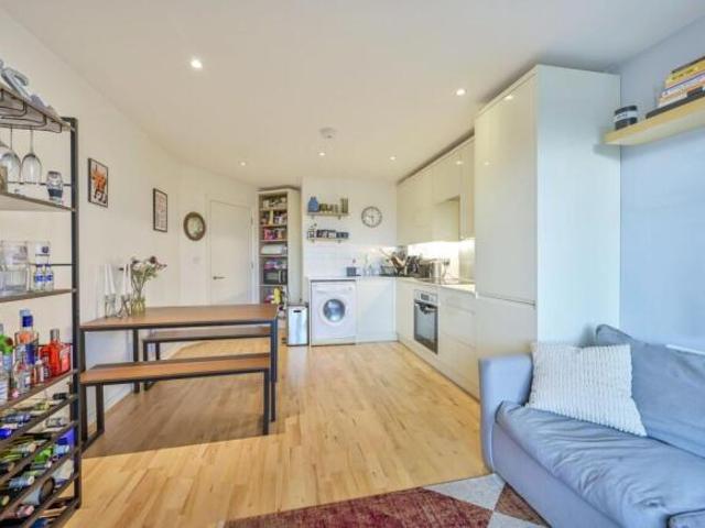 Flat for sale in Cat Hill