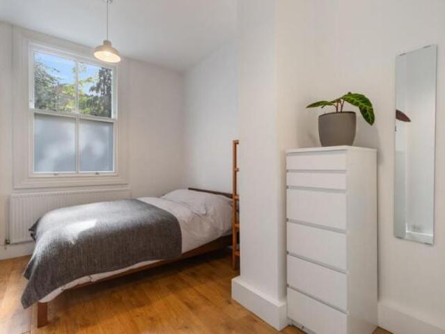 Flat for sale in Cat Hill