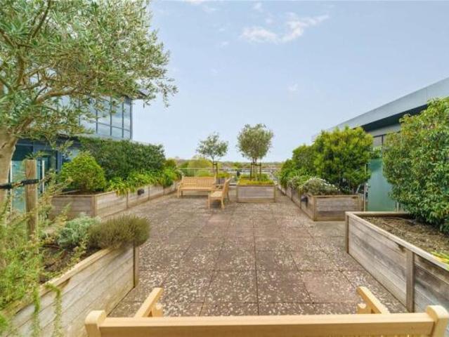 Flat for sale in Putney, Greater London