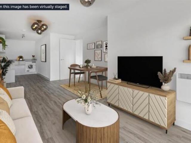 Flat for sale in Chatham