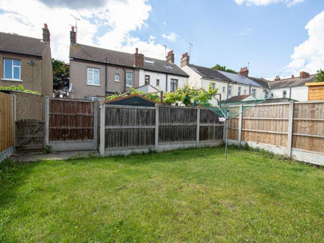 Flat for sale in Alton Barnes