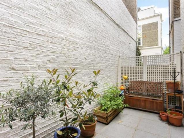 Flat for sale in Cat Hill