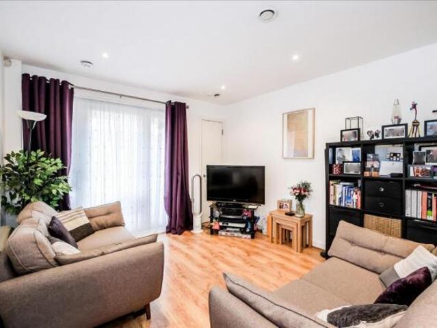 Flat for sale in London Borough of Waltham Forest, Greater London