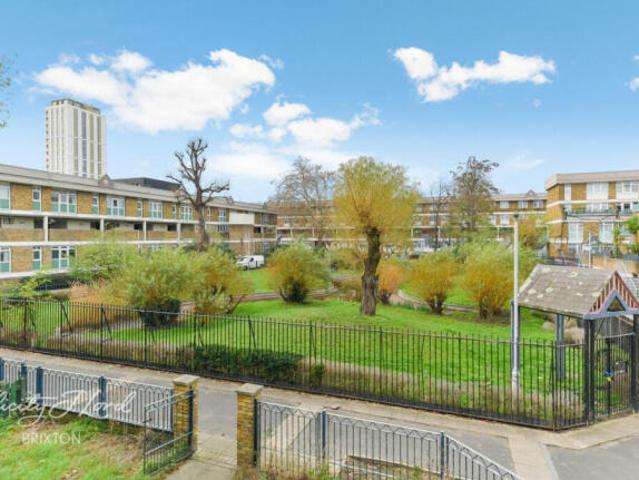 Flat for sale in Cat Hill