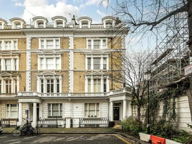 Flat for sale in Cat Hill
