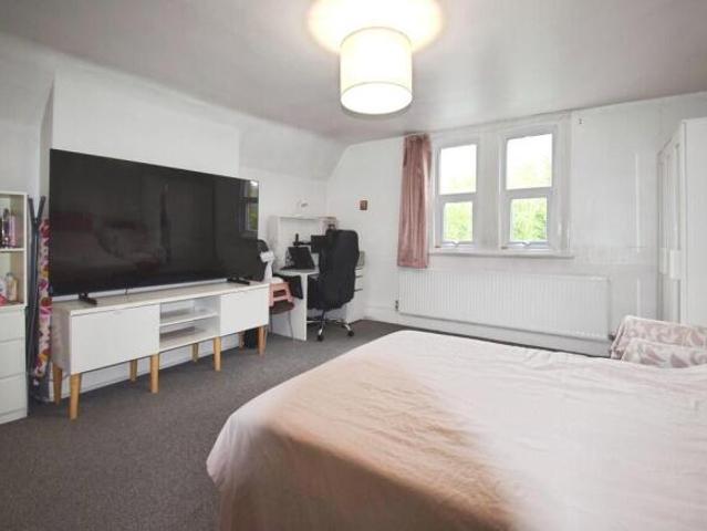 Flat for sale in Bedford