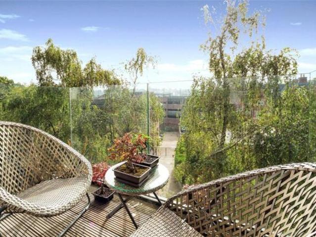 Flat for sale in Broadwater Down, Sandown Park