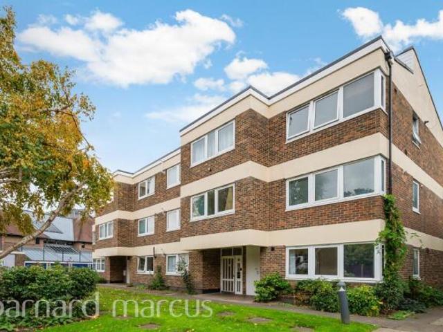 Flat for sale in Plashet, Greater London