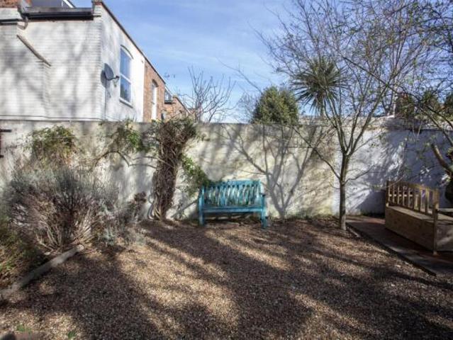 Flat for sale in Camberwell, Greater London