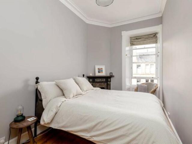 Flat for sale in Stockbridge, Scotland