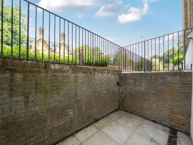 Flat for sale in Otterham Quay, Gillingham