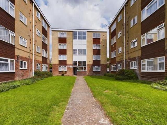 House for sale in Spring Vale, Hampshire